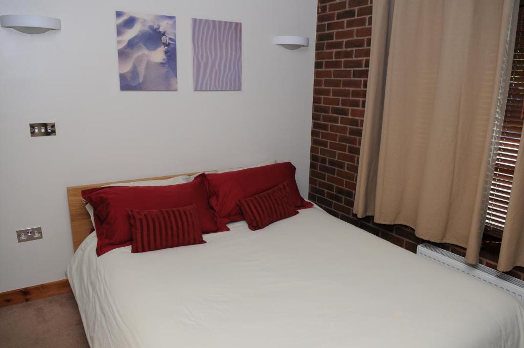 Hogs Head Hotel Giltbrook Room photo